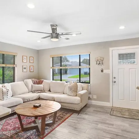 South Tampa Oasis 3 Bedroom 2 Ba